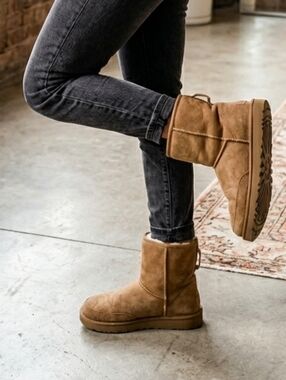 UGG Australia Ultra Short Women's